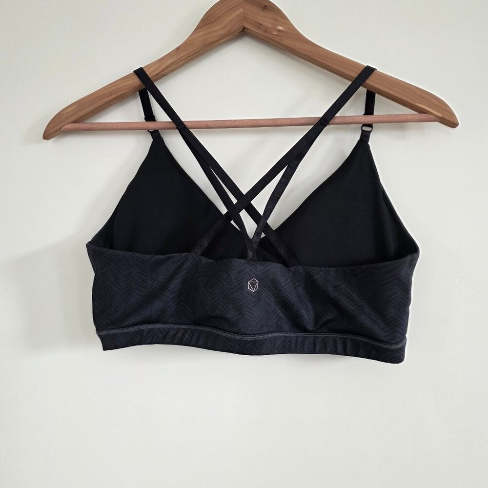 AR-33 Black Strappy Sports Bra – Criss Cross Back | Medium